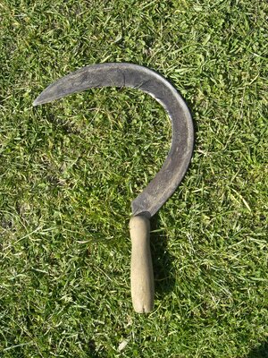 https://upload.wikimedia.org/wikipedia/commons/2/2f/Sickle33.jpg