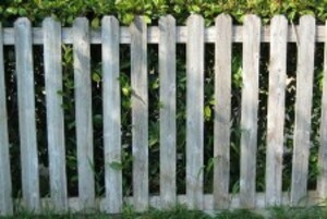 https://en.wikipedia.org/wiki/picket_fence